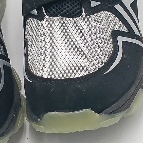 Athletic Works Boy's Silver & Black Athletic Shoes Sneaker  Size 6 - Picture 6 of 14